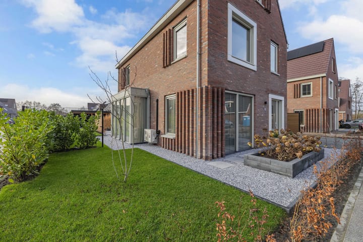 Foto 7 van Boterbloem 25