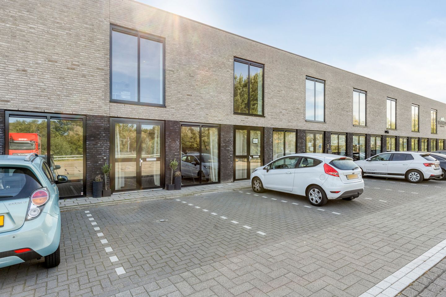 Bekijk foto 2 van Ratelaarweg 7