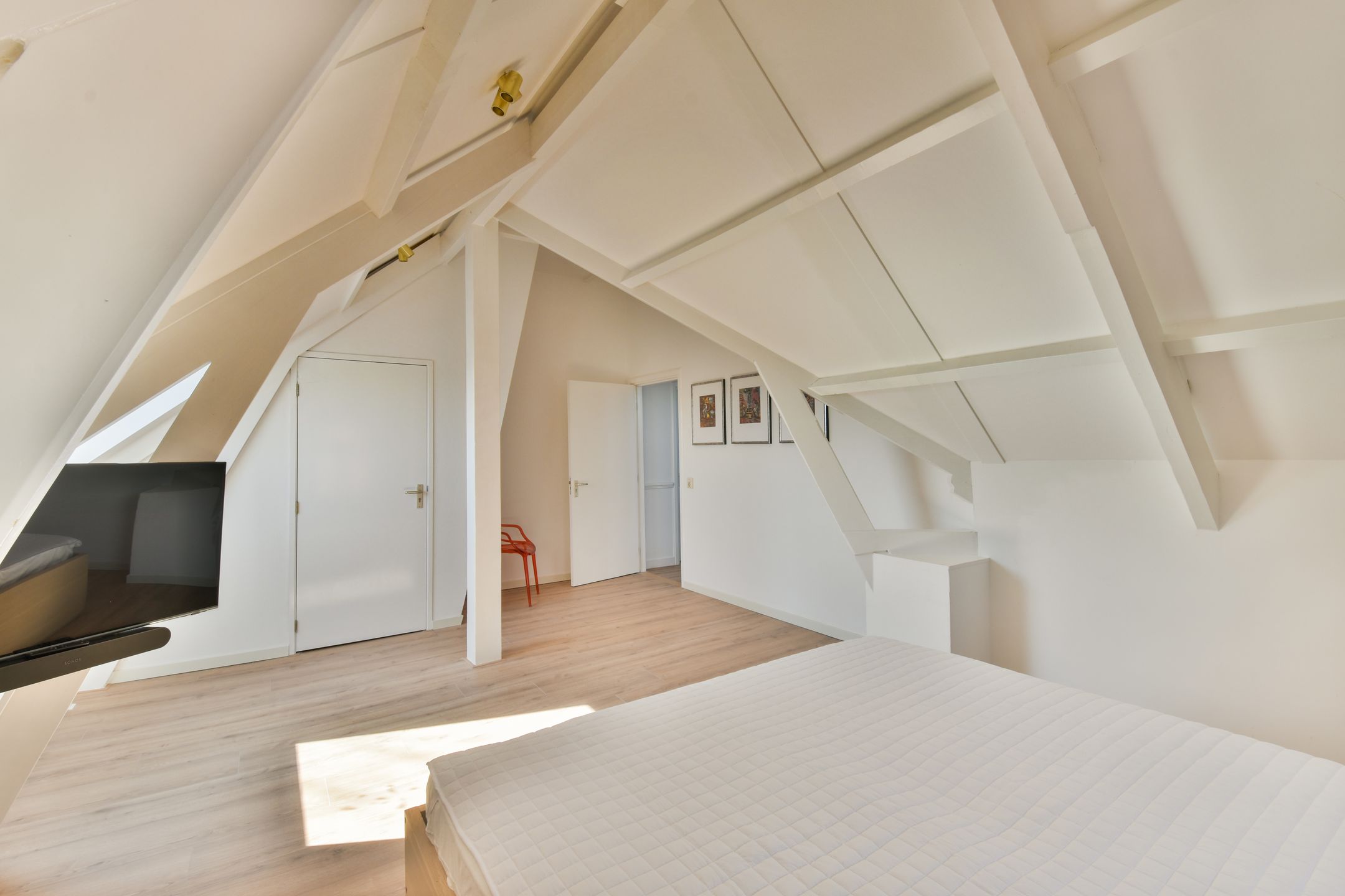 Foto 6 van Kennemerstraatweg 128