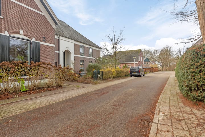 Foto 3 van D H Keuperweg 8