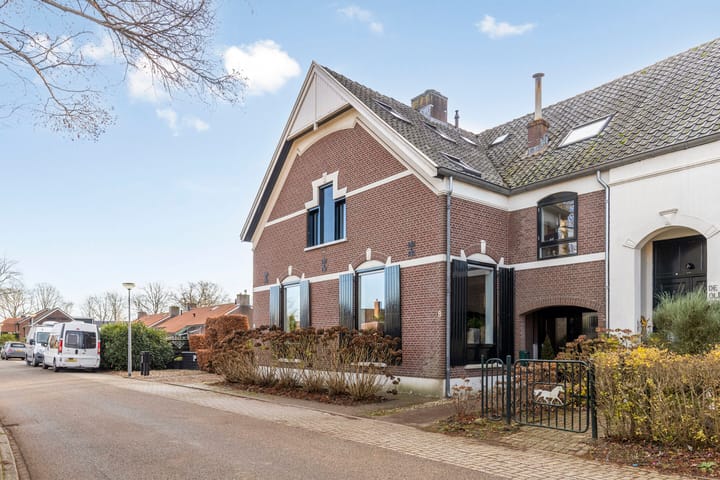 Foto 50 van D H Keuperweg 8