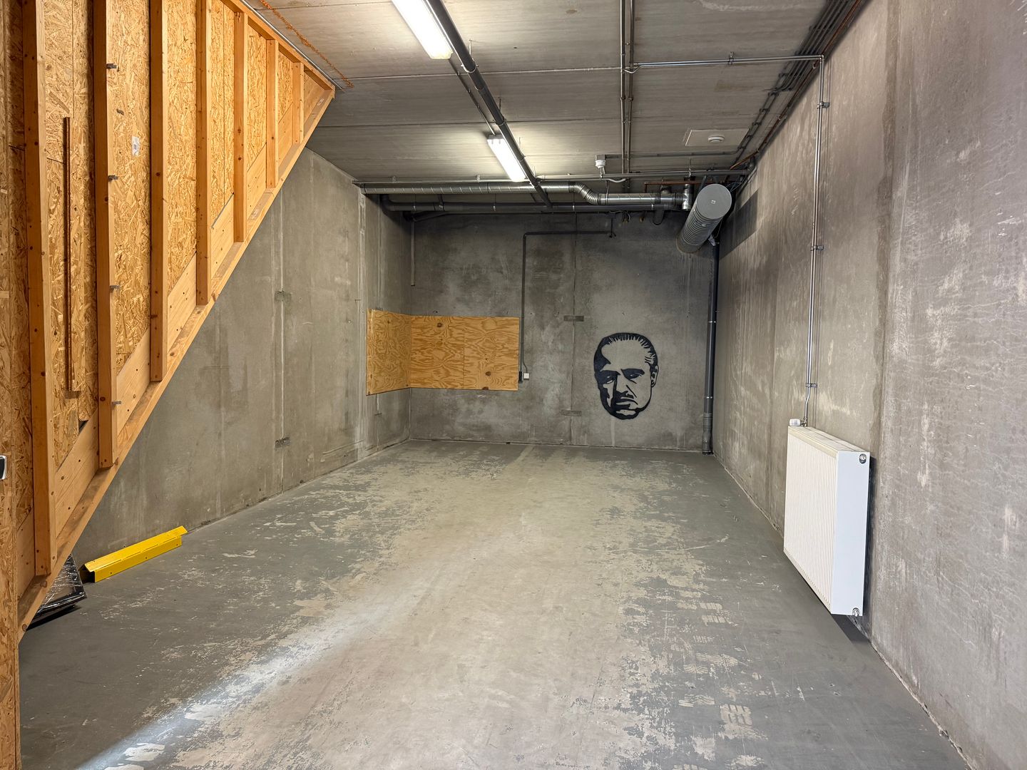 View photo 2 of Vredeweg 1-H