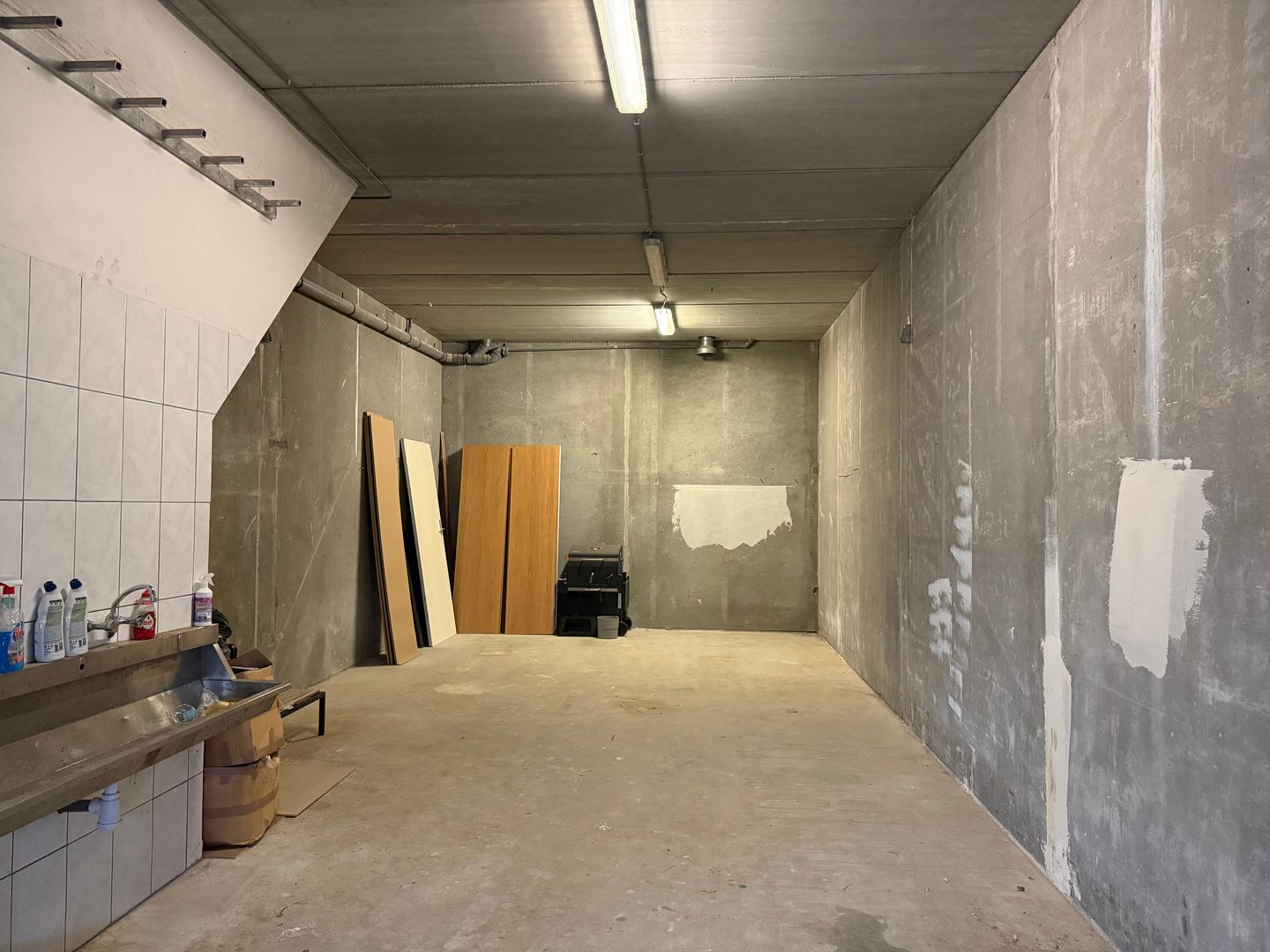 View photo 3 of Vredeweg 1-L