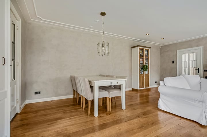 Photo 11 of Middellaan 32