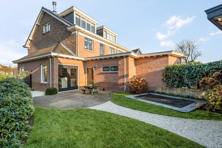 Photo 33 of Middellaan 32