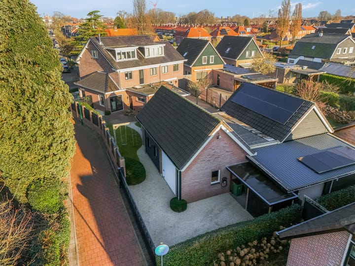 Photo 42 of Middellaan 32