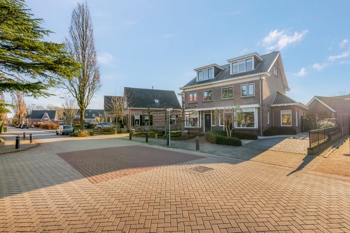 Photo 45 of Middellaan 32