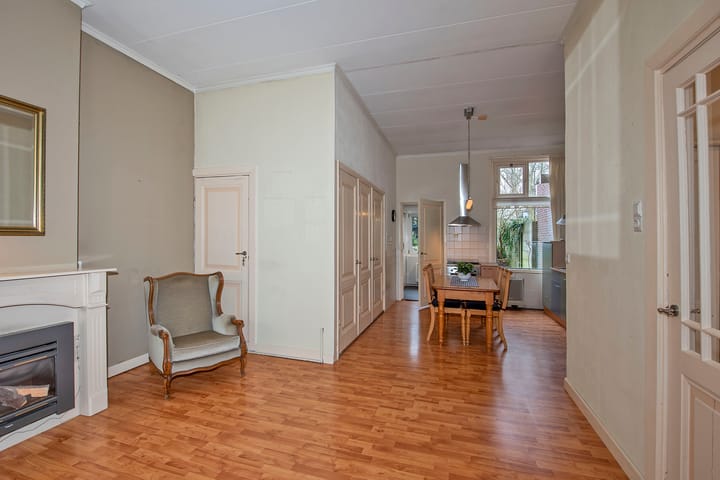 Photo 8 of Bornsestraat 90