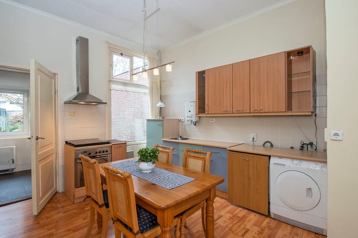 Photo 9 of Bornsestraat 90