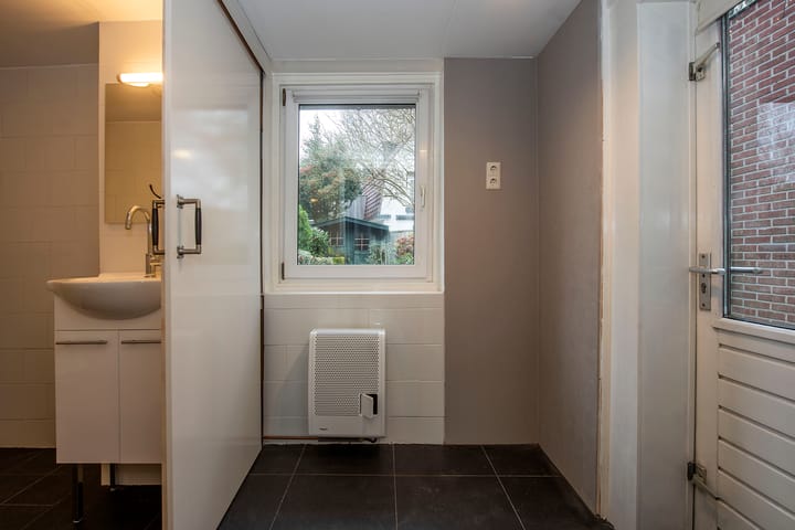 Photo 11 of Bornsestraat 90