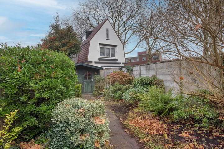 Photo 21 of Bornsestraat 90