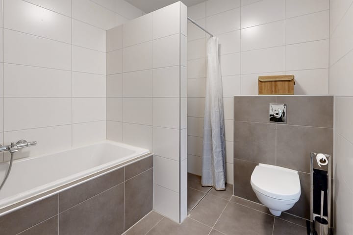 Photo 5 of Aquamarijn 14