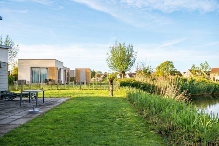 Foto 18 van Nieuwesluisweg 1-A841