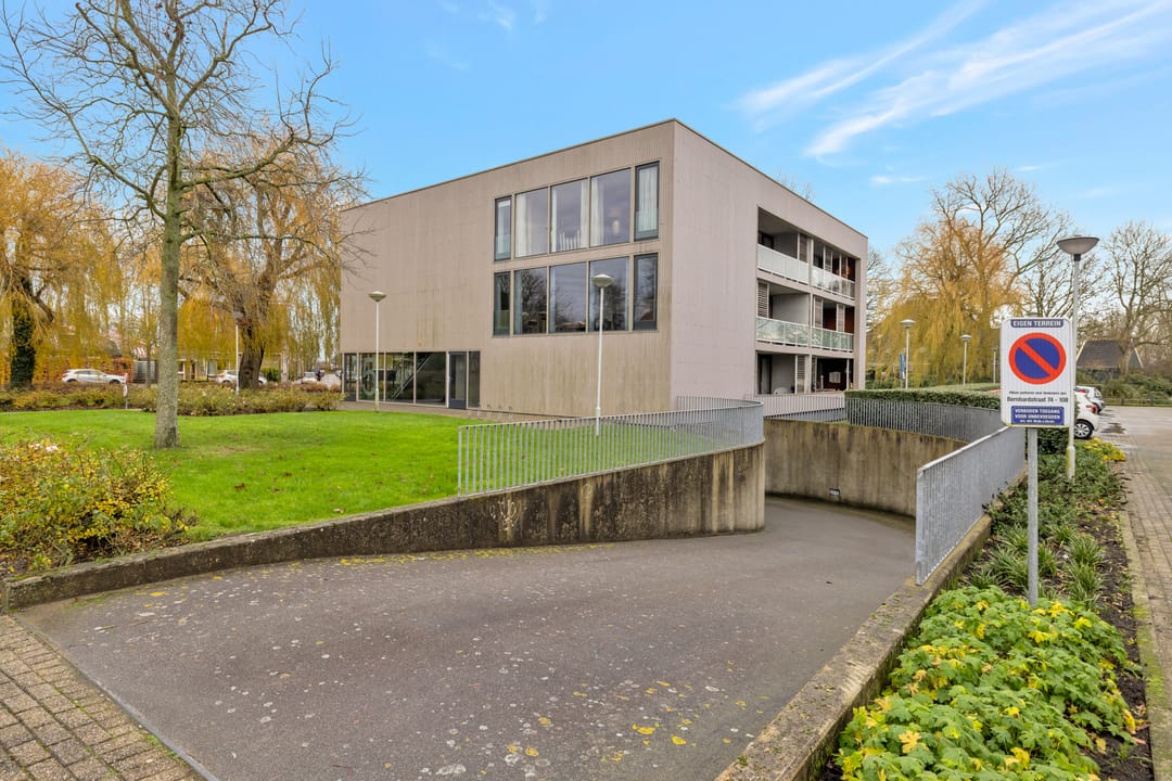 Photo 2 of Bernhardstraat 118