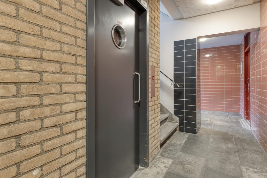 Photo 7 of Edmond Hellenraadstraat 42