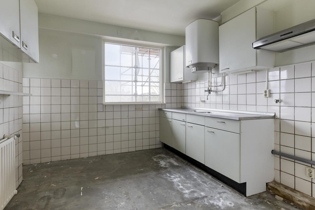 Photo 13 of Edmond Hellenraadstraat 42