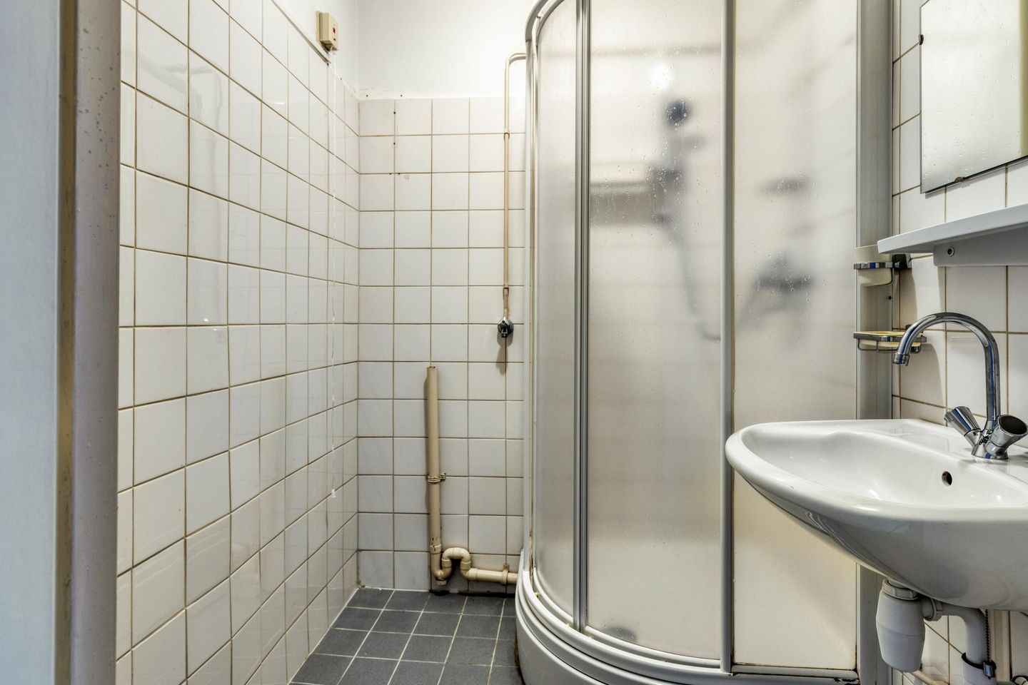 Photo 20 of Edmond Hellenraadstraat 42