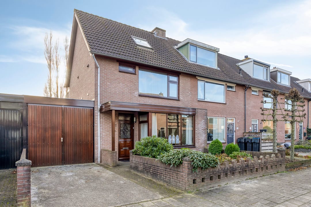 Photo 1 of Van Schendelstraat 22