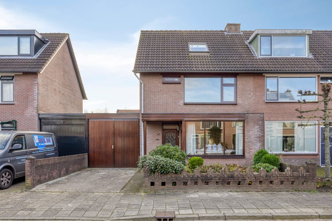 Photo 2 of Van Schendelstraat 22
