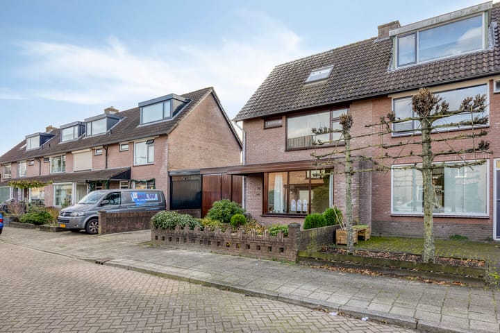 Photo 3 of Van Schendelstraat 22