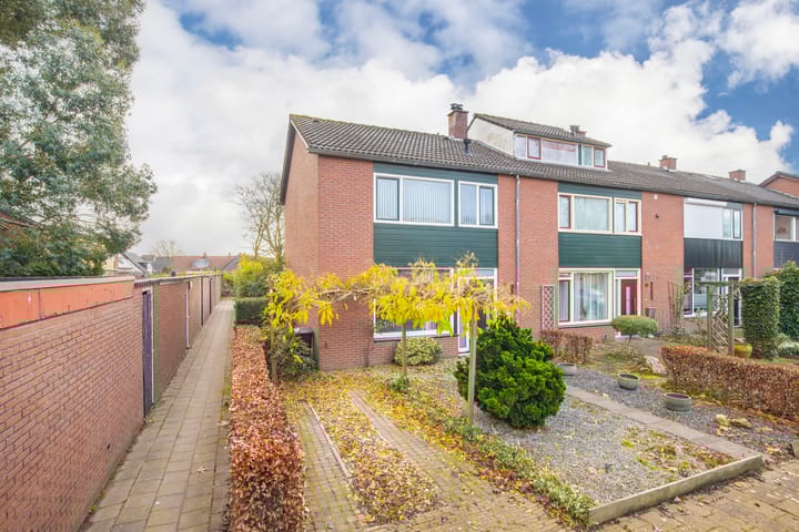 Photo 6 of Van der Hoevensstraat 17