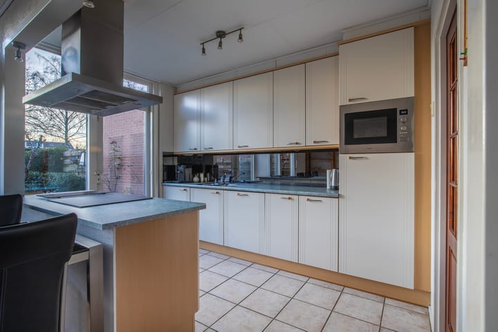 Photo 10 of Van der Hoevensstraat 17