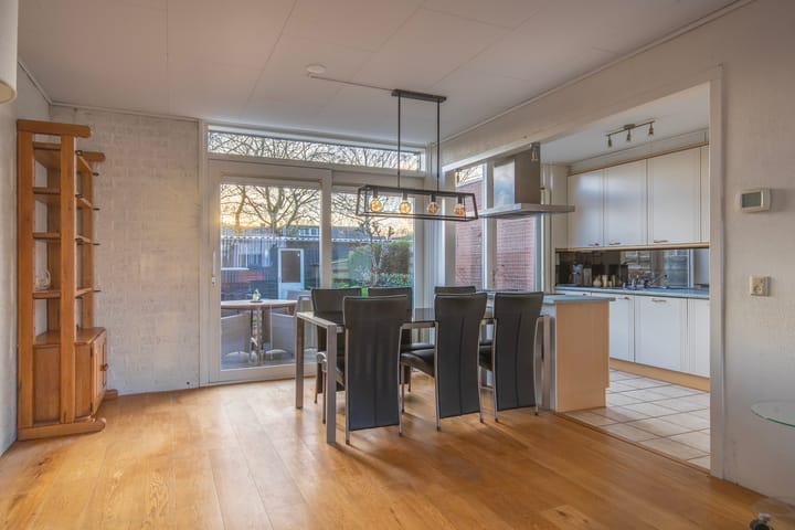 Photo 13 of Van der Hoevensstraat 17