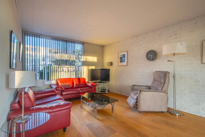 Photo 16 of Van der Hoevensstraat 17