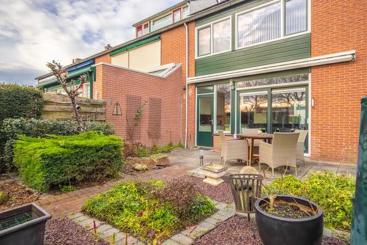 Photo 17 of Van der Hoevensstraat 17