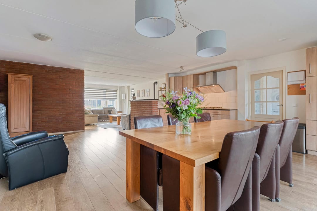 Photo 13 of Carry van Bruggenstraat 39