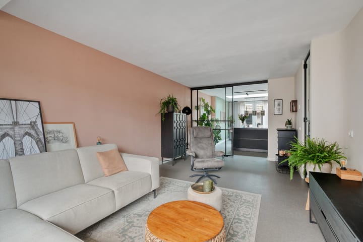 Photo 2 of Distelvink 33