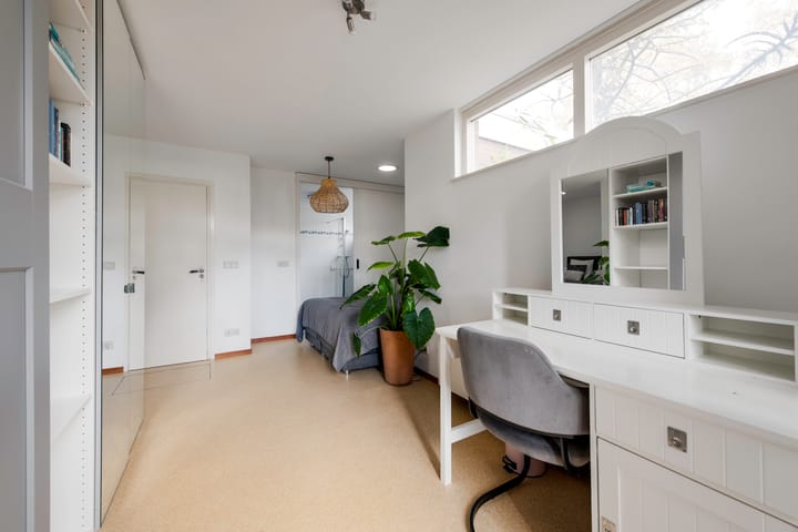 Photo 16 of Witte de Withlaan 21