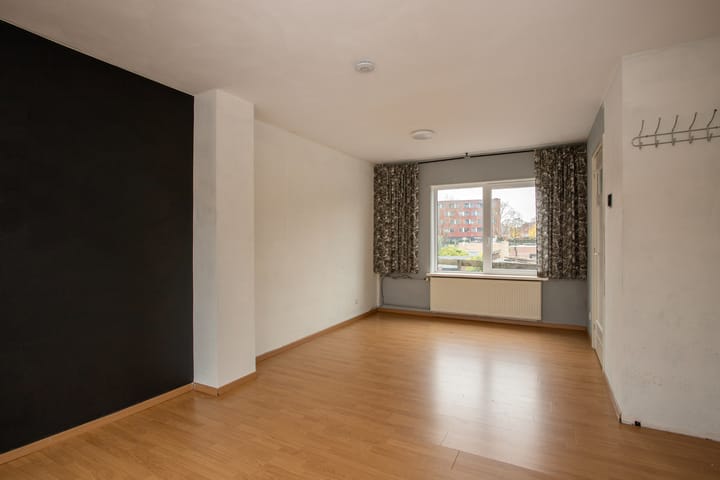 Photo 8 of Aert van der Neerstraat 1-A