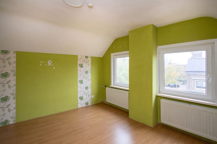 Photo 13 of Aert van der Neerstraat 1-A