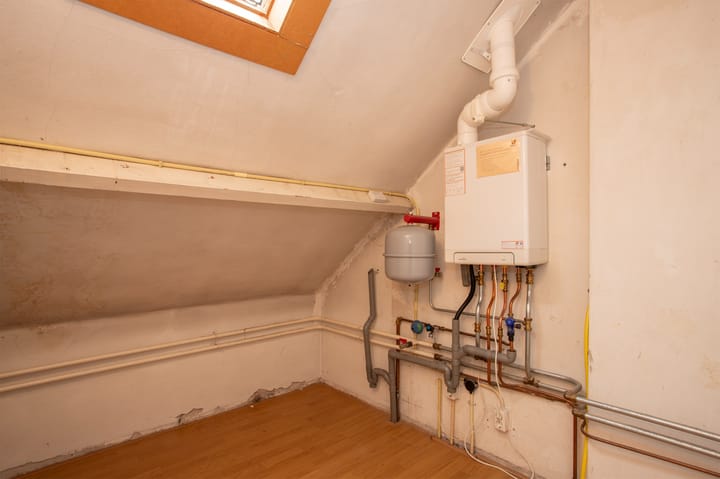 Photo 14 of Aert van der Neerstraat 1-A