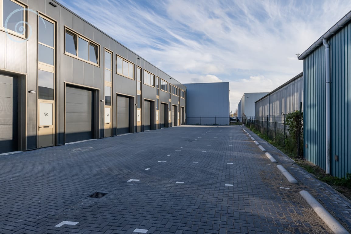 View photo 2 of Pascal 5-d