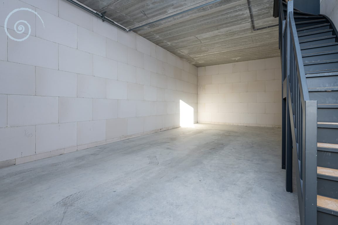 View photo 4 of Pascal 5-d