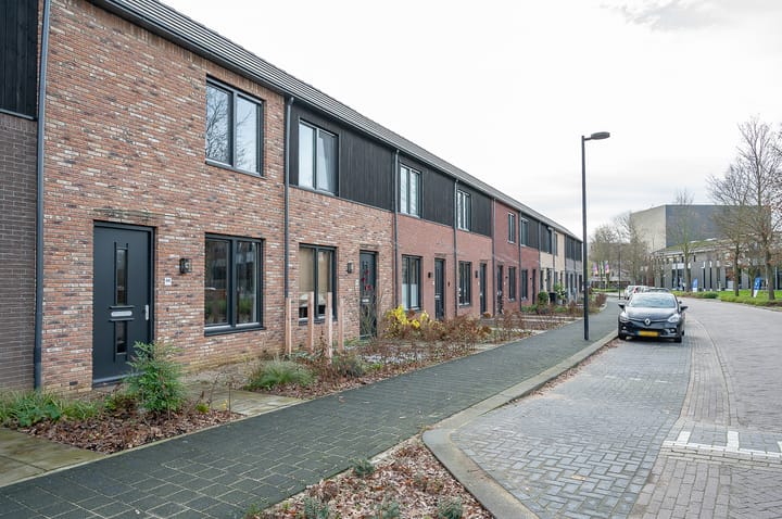 Photo 7 of Maria Montessoristraat 44