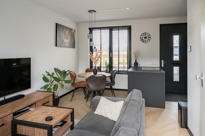 Photo 13 of Maria Montessoristraat 44