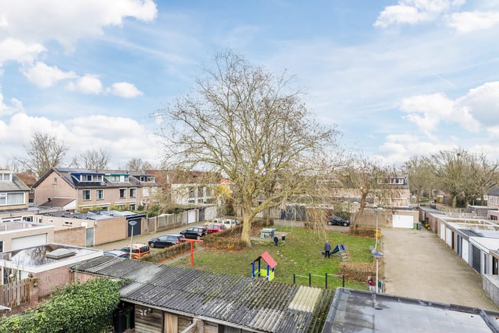 Photo 21 of Lijsterbeslaan 15