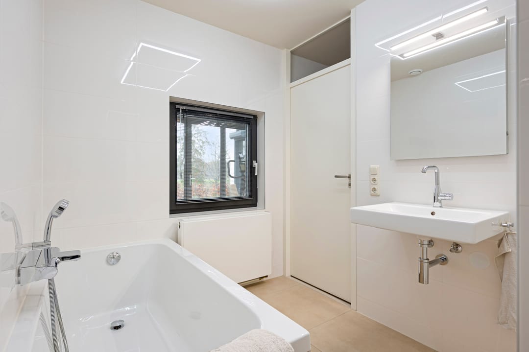 Photo 32 of Westlandstraat 22