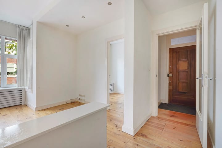 Photo 7 of Stuyvesantstraat 335