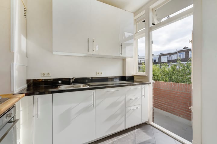 Photo 24 of Stuyvesantstraat 335