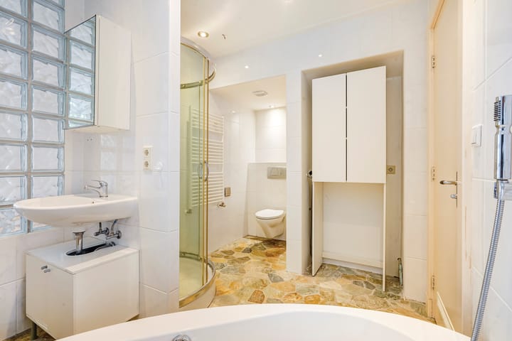 Photo 42 of Stuyvesantstraat 335