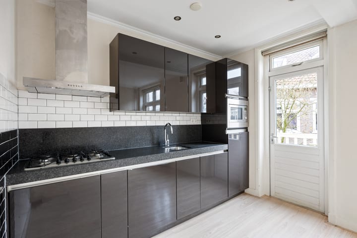 Foto 14 van van Heutszstraat 50