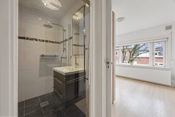 Foto 33 van van Heutszstraat 50