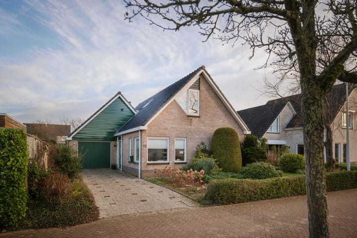 Photo 1 of Joke Smitlaan 13