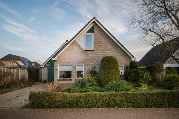 Photo 2 of Joke Smitlaan 13