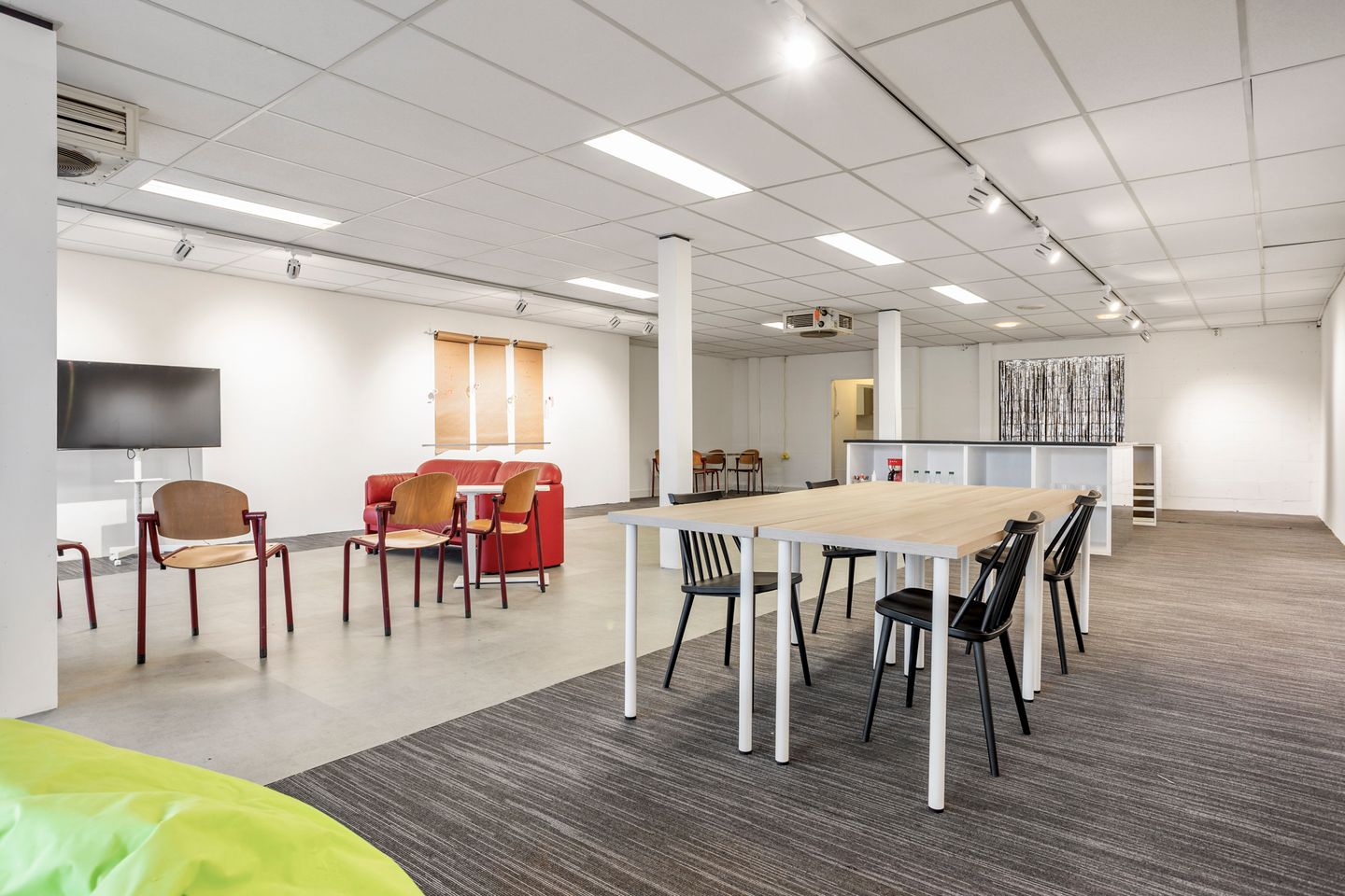 Bekijk foto 3 van Kleine Woerdlaan 23