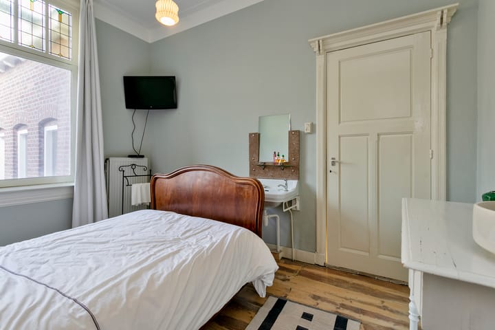 Photo 29 of Bredaseweg 223